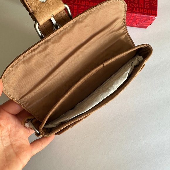 Old Navy Tan Wristlet/Wallet NEW - Picture 10 of 11